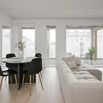 Family In The Heart Of Of The And Sauna Apartament